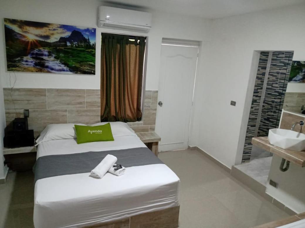 Hotel Brisas ميديلين المظهر الخارجي الصورة