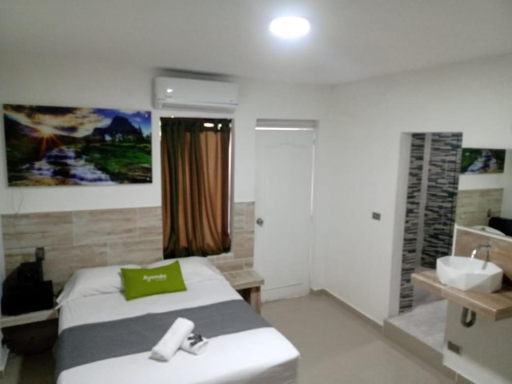 Hotel Brisas ميديلين المظهر الخارجي الصورة