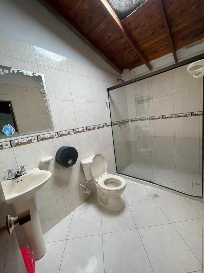 Hotel Brisas ميديلين المظهر الخارجي الصورة