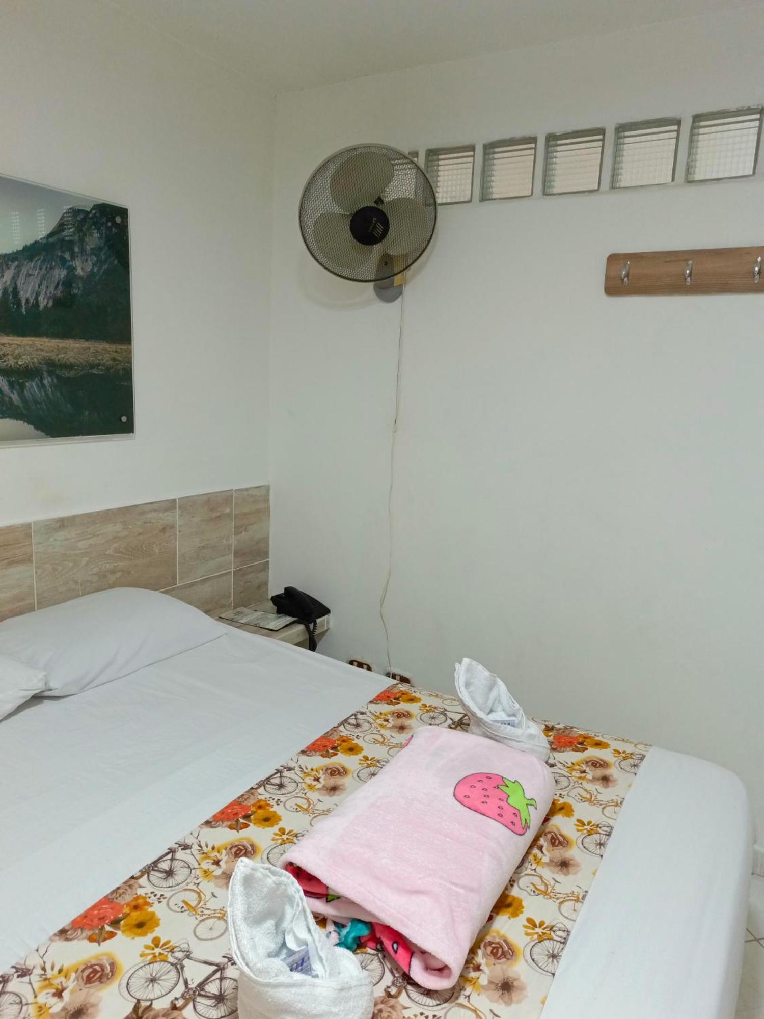 Hotel Brisas ميديلين المظهر الخارجي الصورة