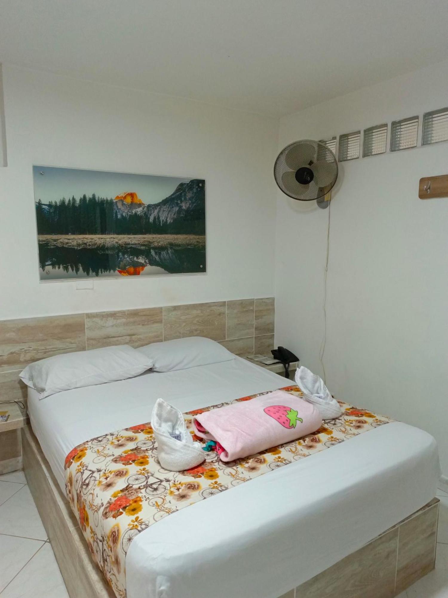 Hotel Brisas ميديلين المظهر الخارجي الصورة